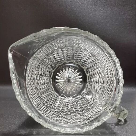 Anchor Hocking Wexford Pattern 64 oz  Pitcher, Large Clear Glass 9.5" Tall - Picture 6 of 6